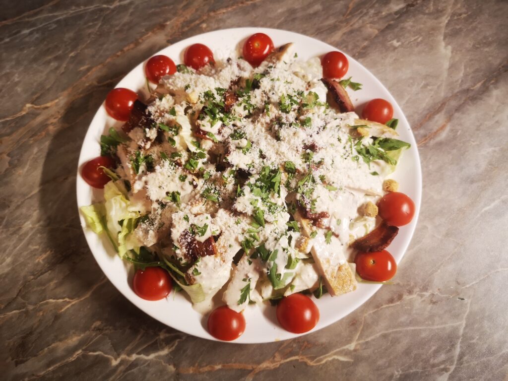 Cezar salata - broj 1 obrok salata 4 Cezar salata