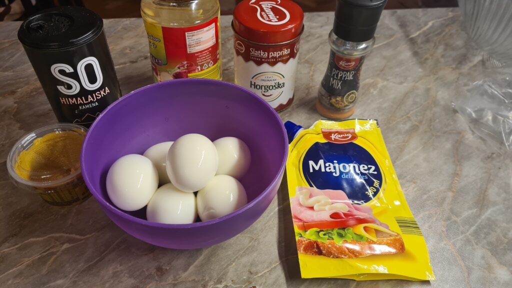 Punjena jaja (Deviled eggs) 1 Sastojci za punjena jaja